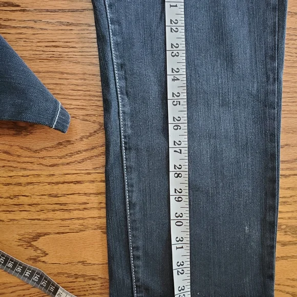 Tru Luxe cropped jeans size 29/8 with stretch. - Picture 7 of 7